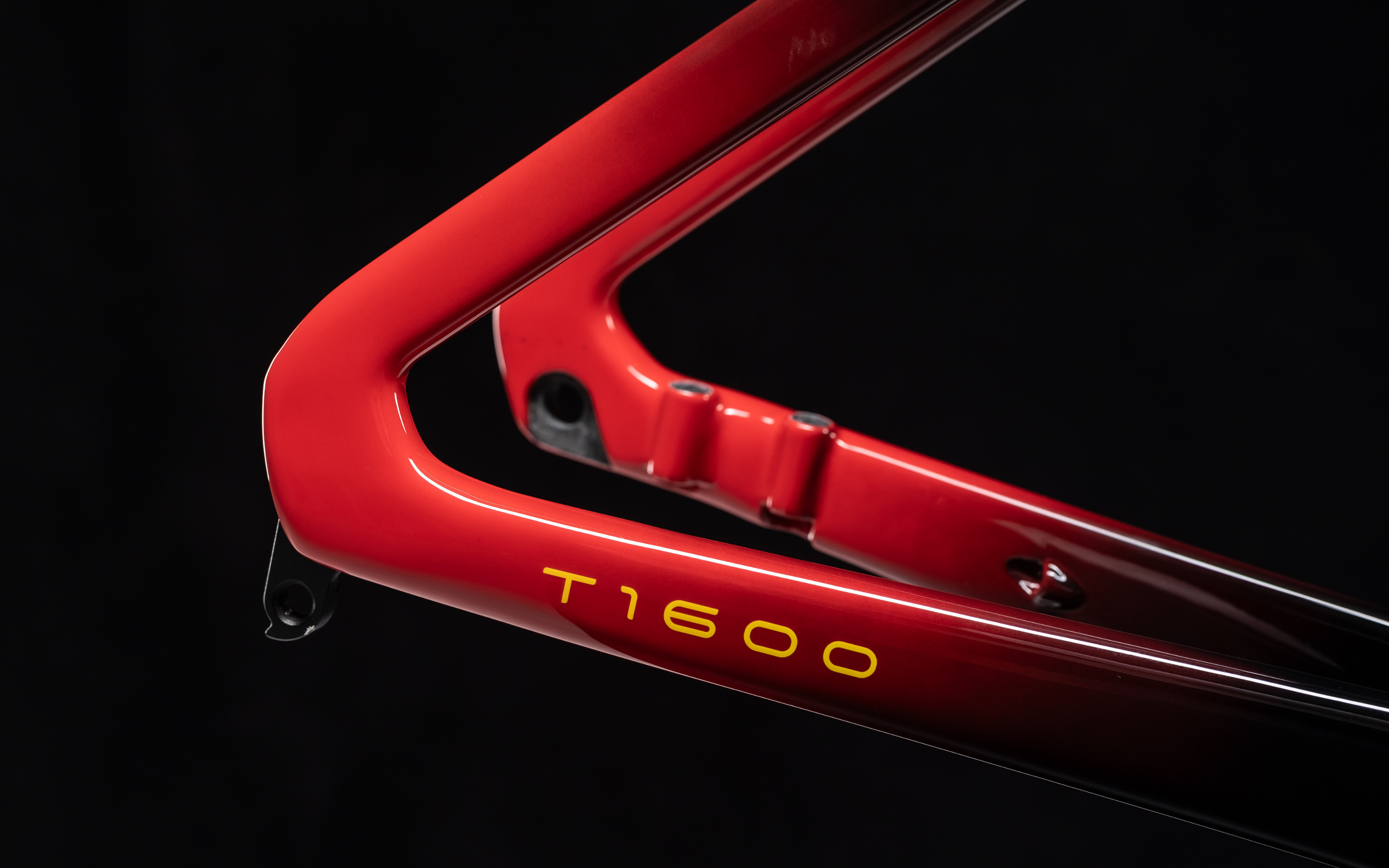 WINSPACE T1600「Vuelta Red」発表