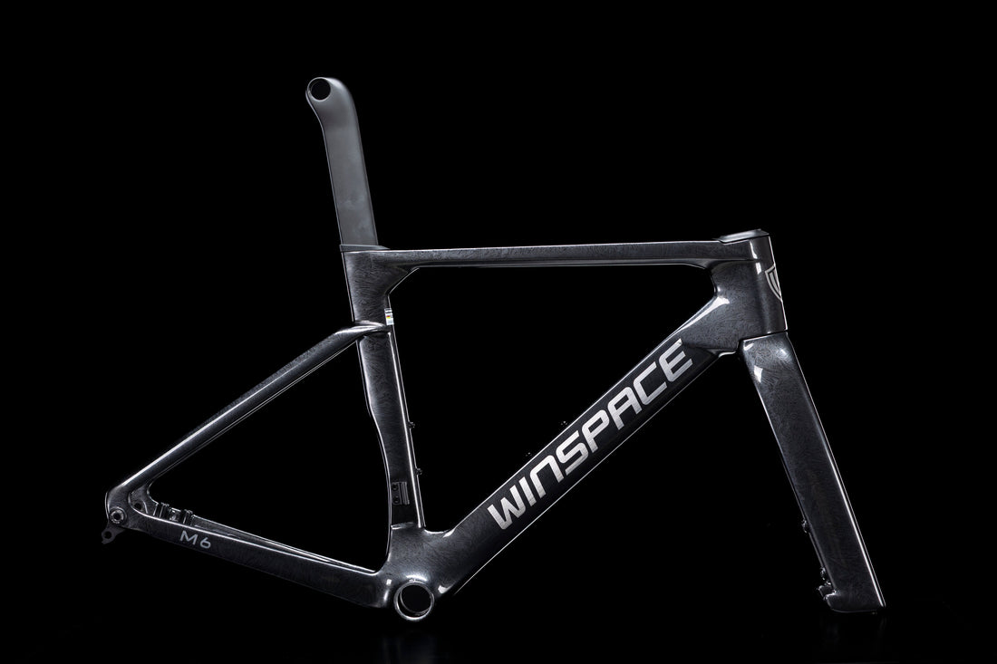 【ご案内とお詫び】M6「Frost Black」のカラーについて
