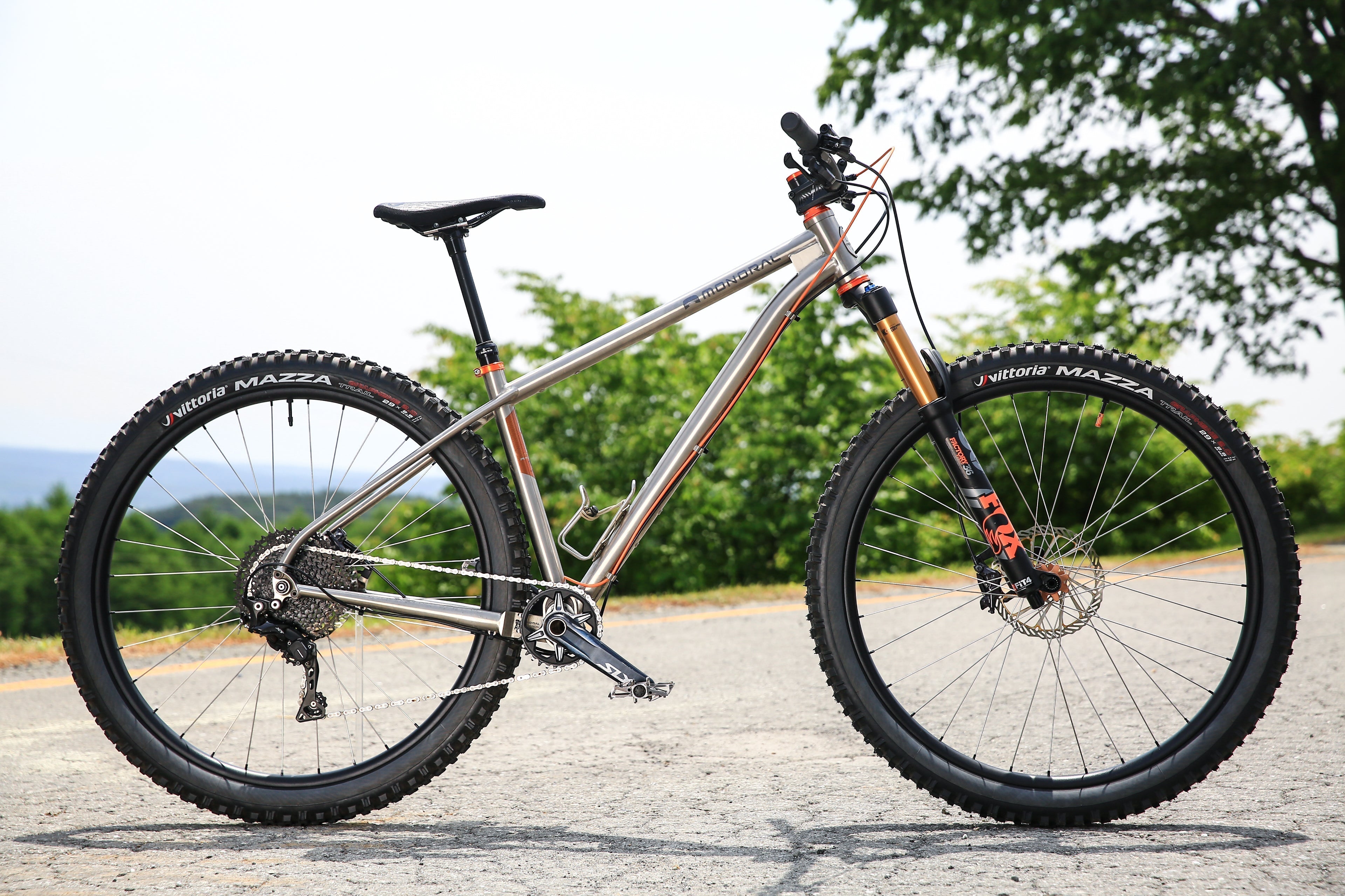 MONORAL BIKES AE- オールマウンテン＆エンデューロ