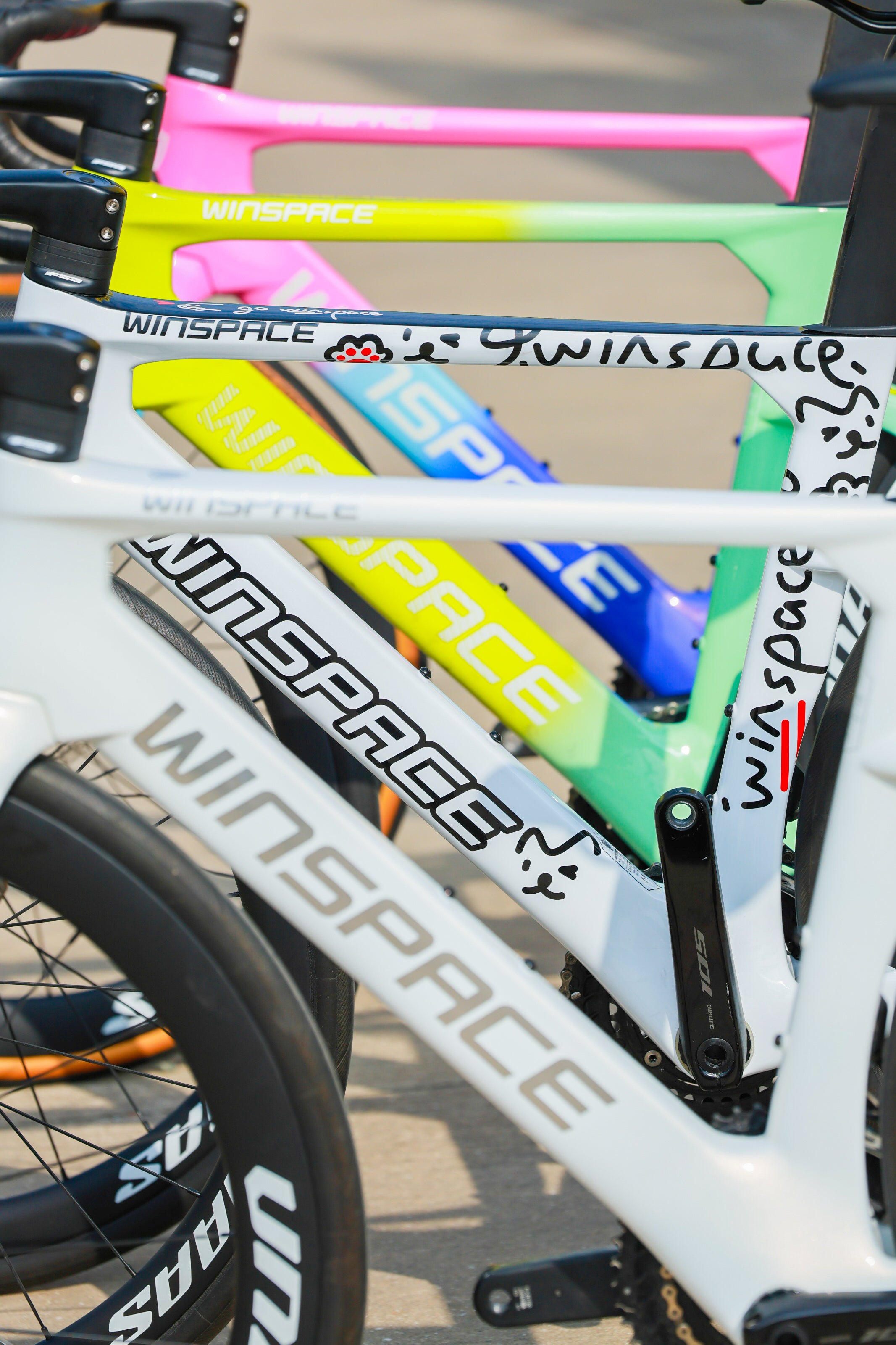 【自転車】winspace zero SL 380mm/105mm Amazon.co.jp: WINSPACE ZERO SL 一体型カーボンハンドルバー