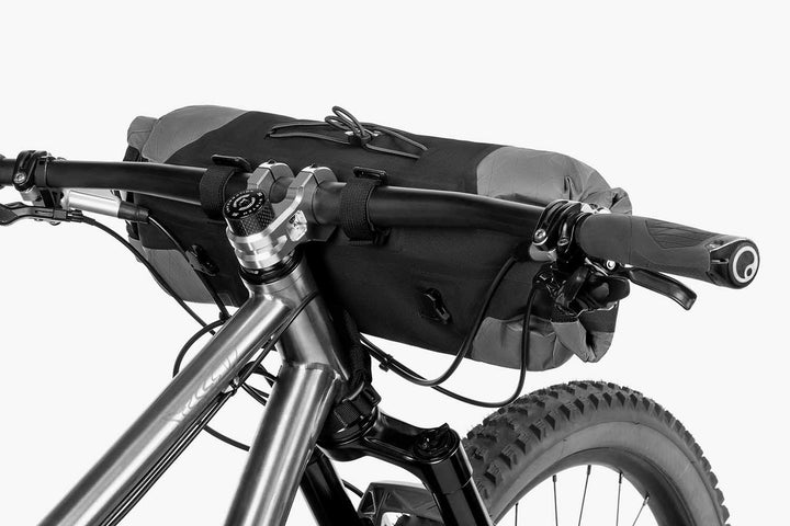 APIDURA バックカントリーハンドルバーパック